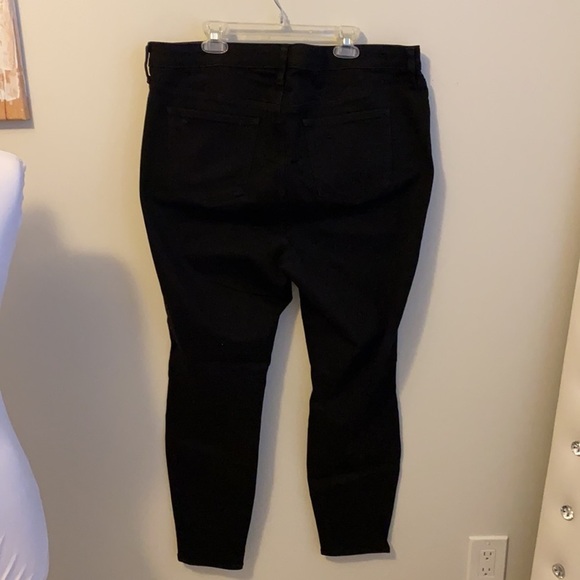 Torrid Black Sky High Skinny Premium Distressed Jeans - Picture 4 of 9